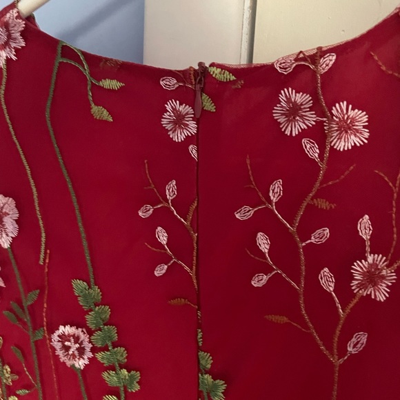 Gorgeous Women’s Holiday Dress, Size M - Picture 4 of 6